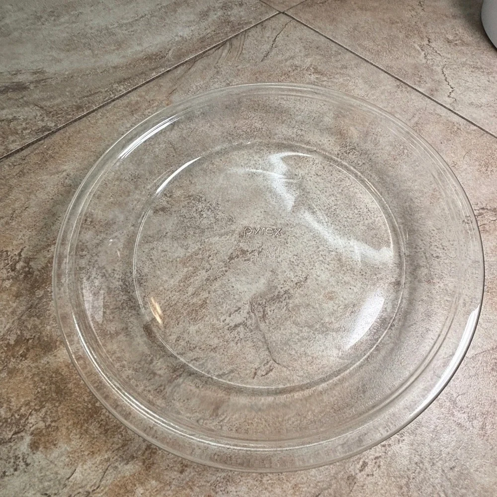 Pyrex 210 Clear Glass Pie Plate 10 Inch 25cm Round Bakeware Made in USA Set of 2